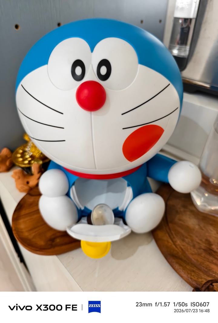 超新哆啦A夢轉蛋機可轉nespresso 膠囊+The Original Bobby Bear，英國「Bobby（警察）」泰迪熊歡迎面交