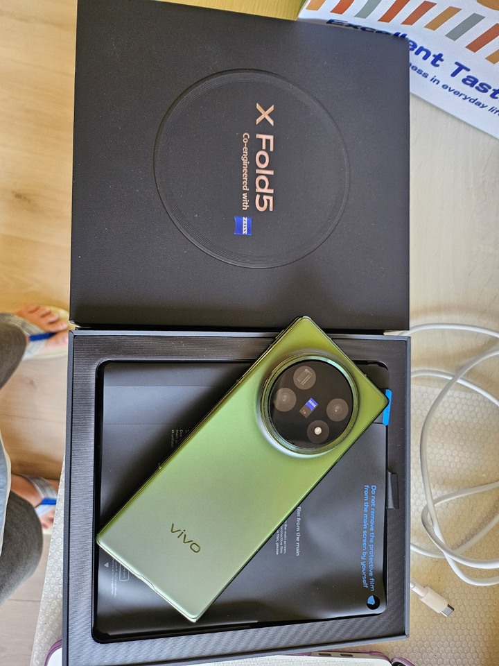 外觀極美保固中松石綠Vivo X Fold5(16G/512G)台版歡迎面交