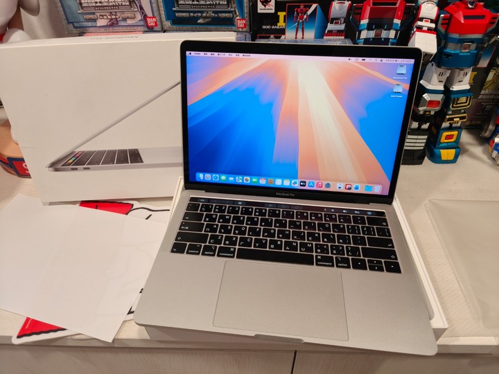外觀保持佳原盒/雙系統13吋Retina 2019 MacBook Pro（15.7.5與Win11、Office、Touch Bar/ID）歡迎面交