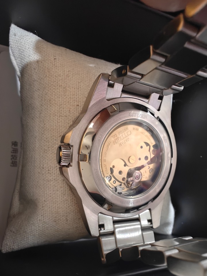 全新保固三年2026/8/21旗艦店購買盒卡齊全的CITIZEN 星辰 街頭滑板系列自動機械錶，蒂芬尼藍（湖水藍）撞色面盤歡迎面交