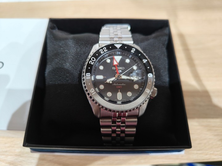 寶島鐘錶購買的保固中Seiko 5 GMT SSK001K1 精工手錶歡迎面交