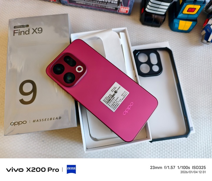 外觀超極新2025/11月購買的 Oppo Find X9 赤月台版歡迎面交