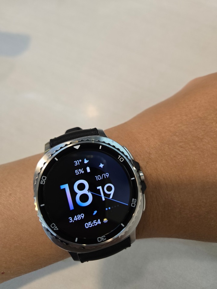 Samsung Galaxy watch 8 classic,黑色保固到2028