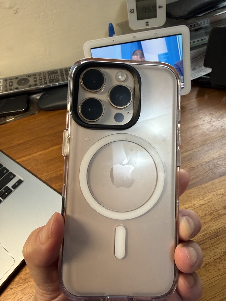 iphone 16 pro 128G 沙漠鈦金屬 二手 過保固
