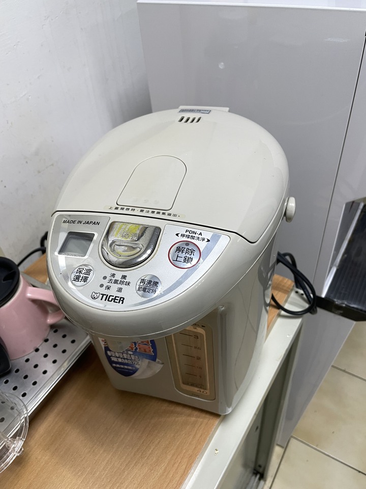 【二手出售】日本製 TIGER 虎牌 4L 微電腦熱水瓶 PDN-A40R 永安站自取