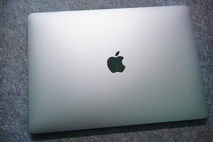 MacBook Pro（13 英寸，2020，四個Thunderbolt3, 16G/1T）A2251 太空灰色
