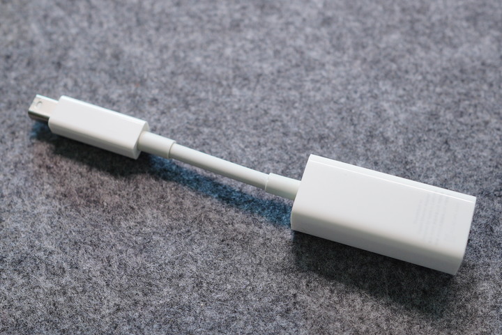 Apple Thunderbolt 對 Gigabit 乙太網路轉換器 MD463FE/A