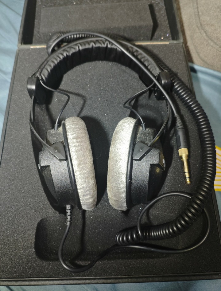 拜耳動力-DT770-Pro 250歐-封閉式大耳罩有線耳機