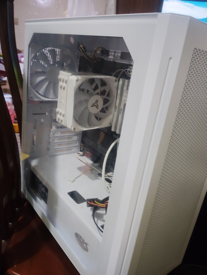 AMD R9 7900 (12c24t)ddr5主機