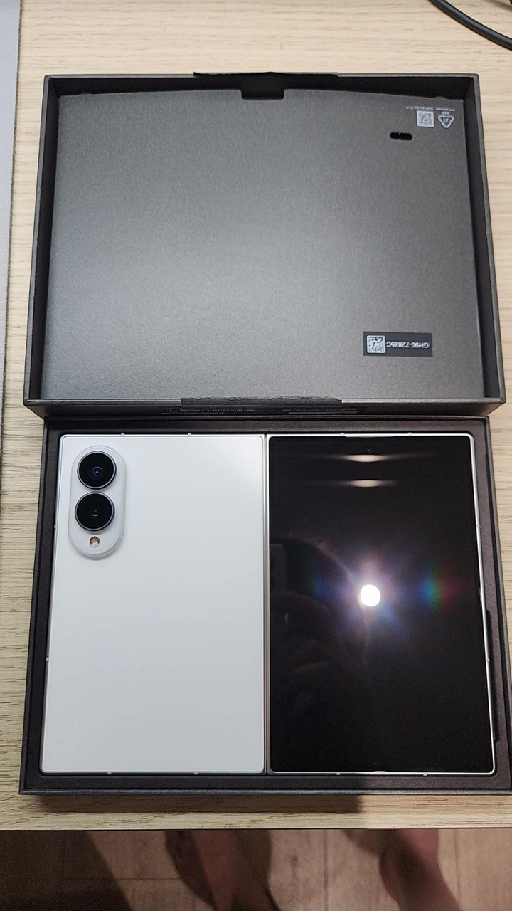 Samsung Galaxy Fold 8 256G 白色