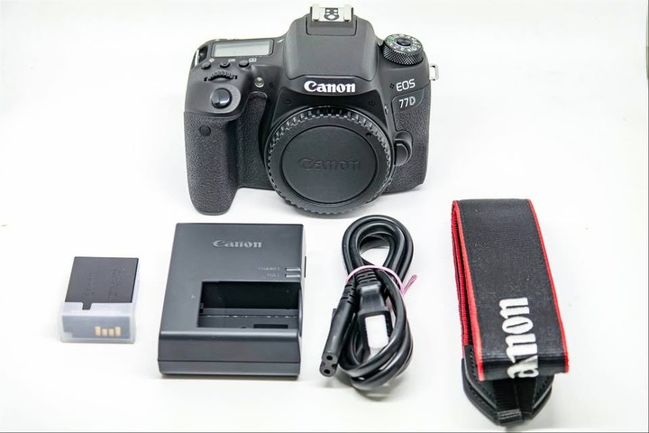 Canon EOS 77D