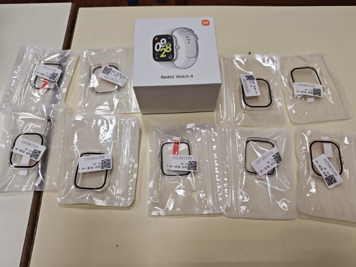 95%新 小米 Redmi Watch 4 紅米手錶 4 銀色 1.97吋大螢幕 內建喇叭 5ATM防水 最高20天續行