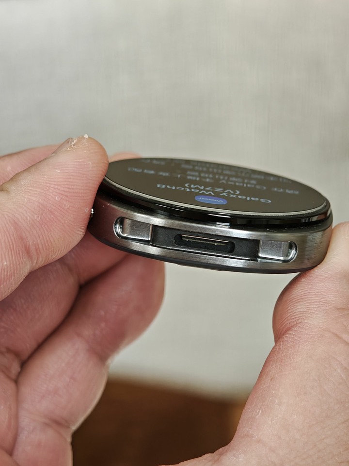 99%新 SAMSUNG 三星 Galaxy Watch8 44mm 智慧手錶 (藍牙) Watch 8 星石灰 全配