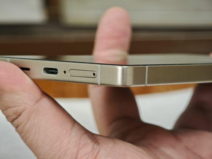97%新 SAMSUNG 三星 Galaxy S25 Ultra 256G 鈦黑 Hoda 霧面玻璃貼 imos 鏡頭貼