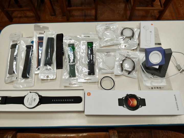 99%新 Xiaomi Watch 5 小米智慧手錶 超大藍寶石螢幕 Google Wear OS 長效續航 旗艦級全配