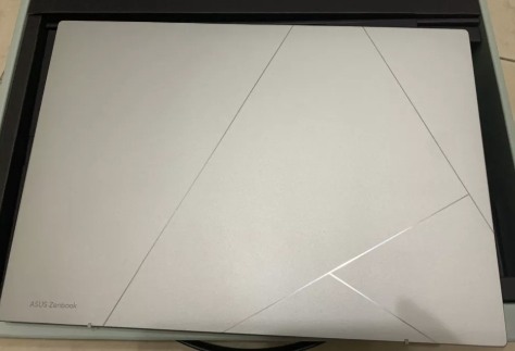ASUS UX3405MA (Utlra 9 185H/32G/1TB/Intel Arc內顯)