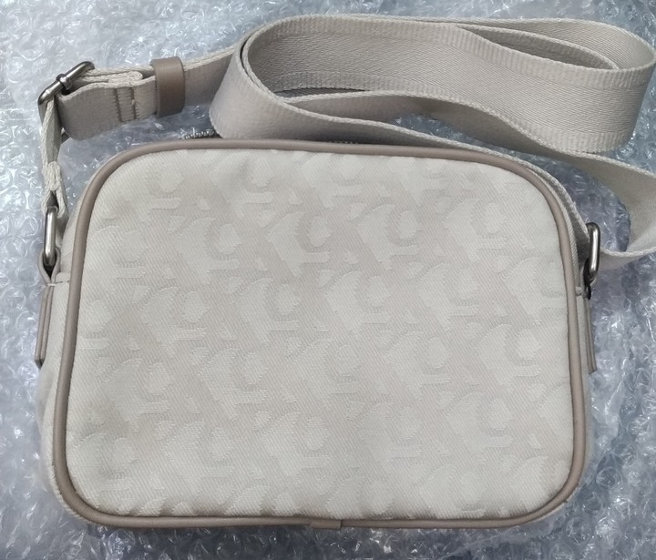 CK Calvin Klein 滿版ck刺繡小相機包