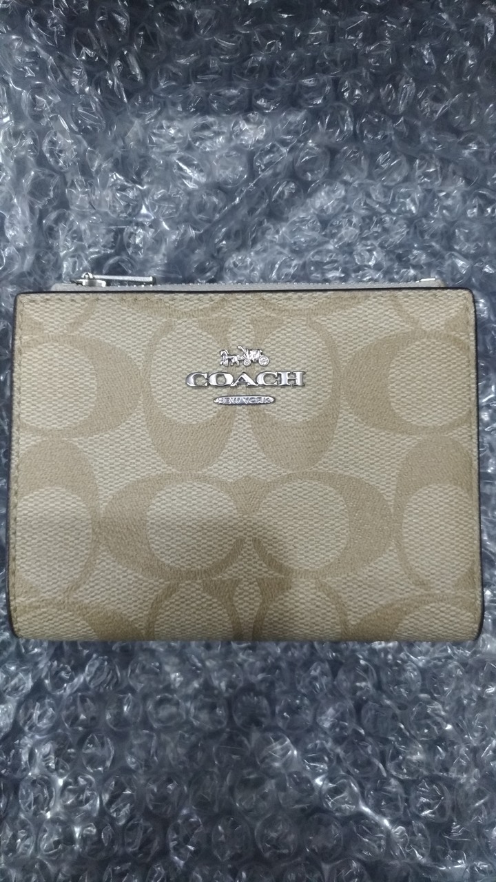 COACH 滿版 C字logo對折短夾 米色