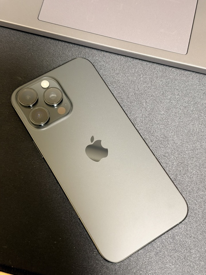 Apple 蘋果 iPhone 16 Pro Max 512GB 黑色鈦金屬 原廠盒裝配件 公司貨 MYX03ZP/A