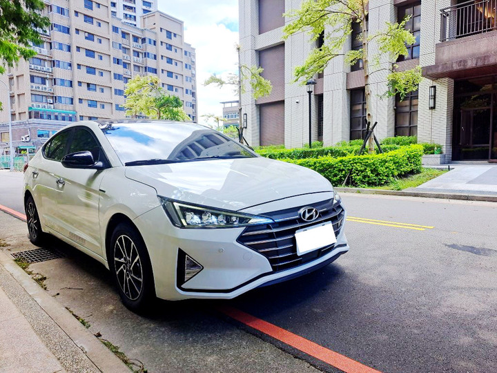 2020年Hyundai Elantra 1.6L．30週年紀念頂級GLS旗艦版．新世代潮流6.5代．ACC跟車系統．車美