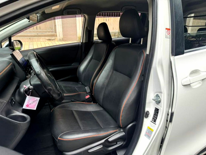 2019年Toyota Sienta 1.8L．頂級五人座．單側邊電動滑門．里程8萬公里．里程保證．原鈑件．附認證書