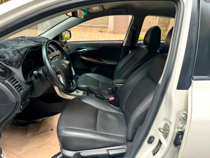 2011年TOYOTA ALTIS 1.8L．一手自用車．里程9萬多公里．里程保證．車況極優．便宜代步車