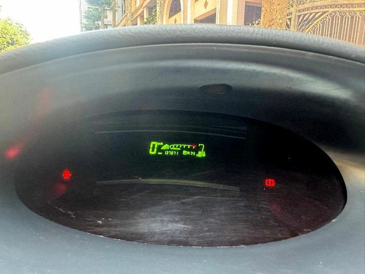 2011年型TOYOTA VIOS 1.5L E版．自用車庫車．里程13萬公里．前車主愛護極佳．車況極優．便宜代步車