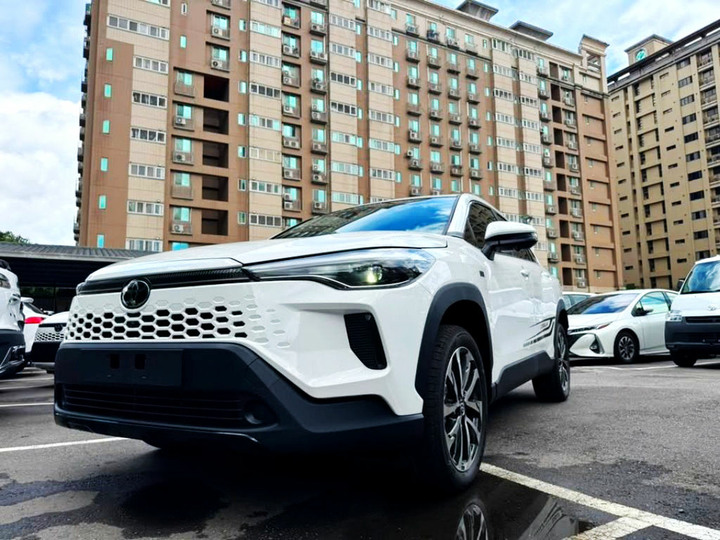 全新車未開封2026年TOYOTA CROSS CC 1.8L．原價88.9萬 60週年紀念版．現折13萬．新車里程4公里．新車保固中．可在舊換新