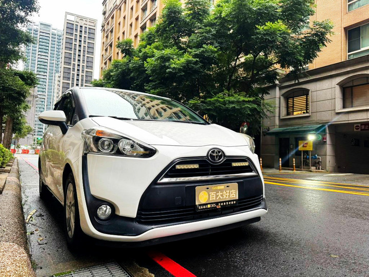 2019年Toyota Sienta 1.8L．頂級五人座．單側邊電動滑門．里程8萬公里．里程保證．原鈑件．附認證書