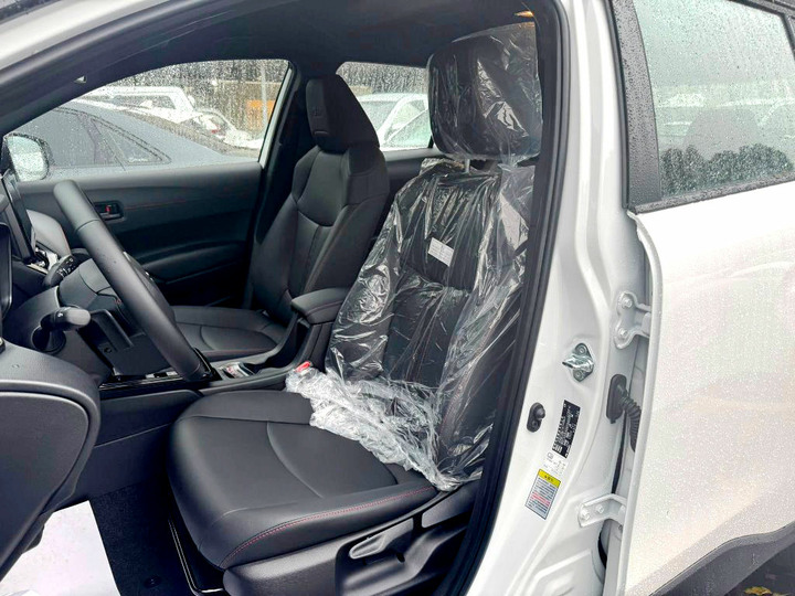 全新車未開封2026年TOYOTA CROSS GR汽油SPORT版本．新車里程3公里．全程托運到店．保證未上路．原廠保固中．新車原價91.5萬．下殺優惠