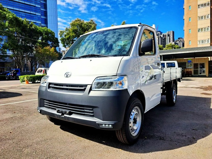 2026年TOYOTA TOWN ACE 1.5L．TSS版本貨車．新車里程4公里．全程托運到店．原廠４年１２萬公里保固