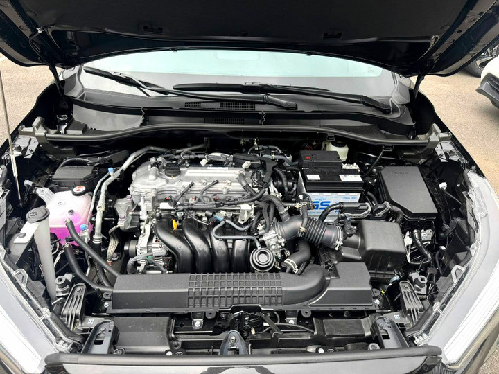 全新領牌車未開封2026年TOYOTA CROSS 1.8L．汽油豪華版．新車里程５公里．全程托運到店．可全額貸