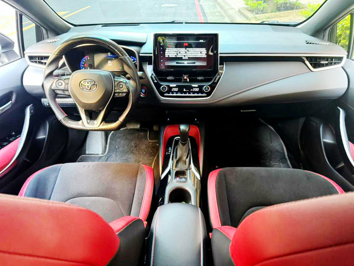 2021年Toyota Corolla AURIS Sport 2.0L．好車總是一面之緣．旗艦版．紅灰內裝．只跑３萬