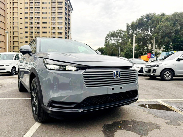 別懷疑．就兩台優惠．全新車為未開封2026年本田HRV．油電Ｓ版．原價89.9萬．現折11萬．可在舊換新折扣．原廠保固中