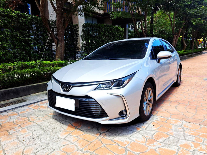 2022年10月TOYOTA ALTIS 1.8L．12代．一手車庫車．里程３萬多公里．原鈑件