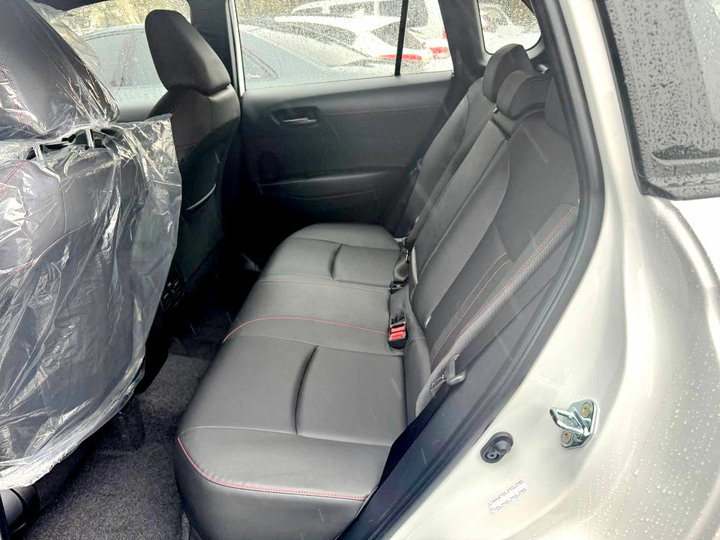 全新車未開封2026年TOYOTA CROSS GR汽油SPORT版本．新車里程3公里．全程托運到店．保證未上路．原廠保固中．新車原價91.5萬．下殺優惠