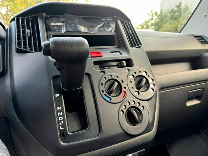 2026年TOYOTA TOWN ACE VNA1.5L．TSS版本．廂型車．新車里程６公里．原價63.5萬．現折８萬．全程托運到店．原廠４年１２萬公里保固