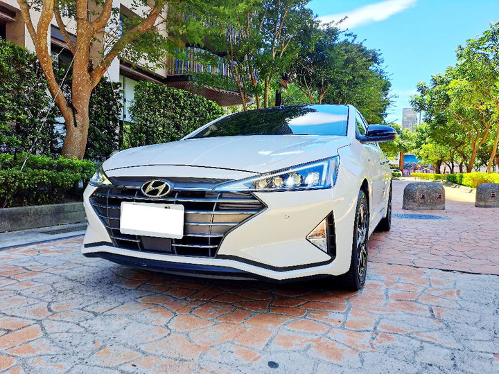 2020年Hyundai Elantra 1.6L．30週年紀念頂級GLS旗艦版．新世代潮流6.5代．ACC跟車系統．車美