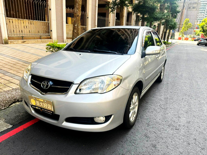 2011年型TOYOTA VIOS 1.5L E版．自用車庫車．里程13萬公里．前車主愛護極佳．車況極優．便宜代步車