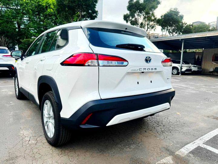 別懷疑！真實廣告．全新車未開封2026年CROLLA CROSS CC1.8L．油電豪華版．原價84.9萬．下殺折扣．現折9.5萬．可在舊換新折扣
