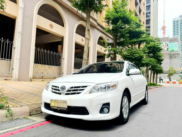 2011年TOYOTA ALTIS 1.8L．一手自用車．里程9萬多公里．里程保證．車況極優．便宜代步車