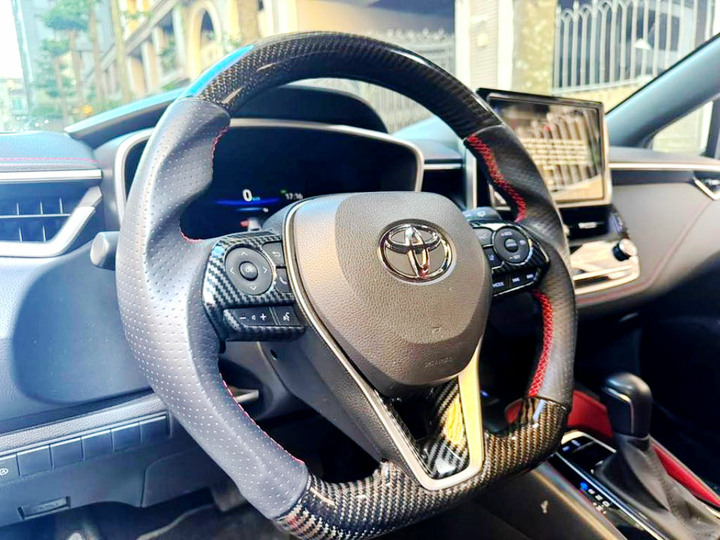 2021年Toyota Corolla AURIS Sport 2.0L．好車總是一面之緣．旗艦版．紅灰內裝．只跑３萬