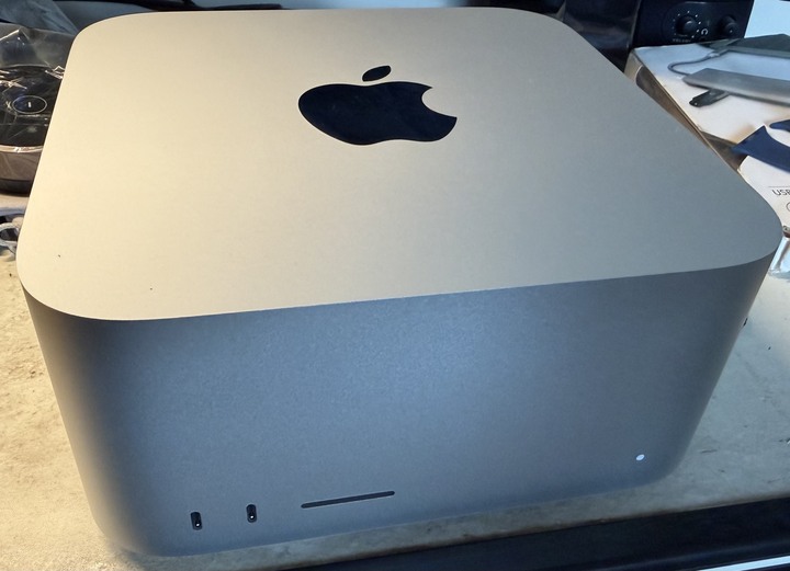 Apple M4 Max studio