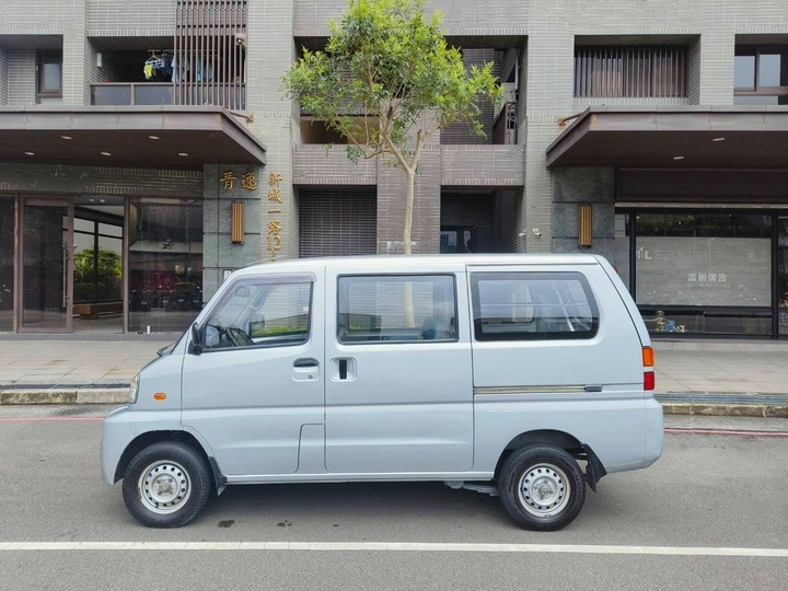 2013年三菱 菱利 廂型車 賺錢的好幫手