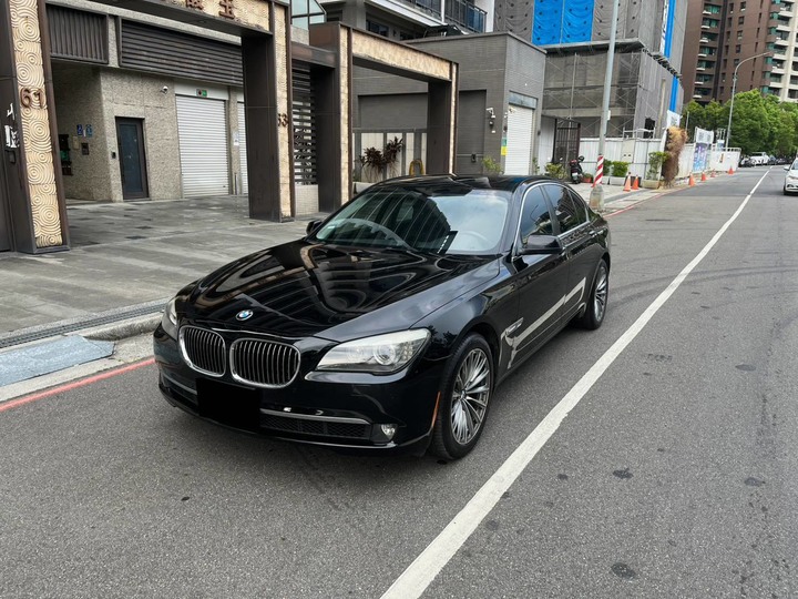 2011年式 BMW F02 740I 只跑12萬公里