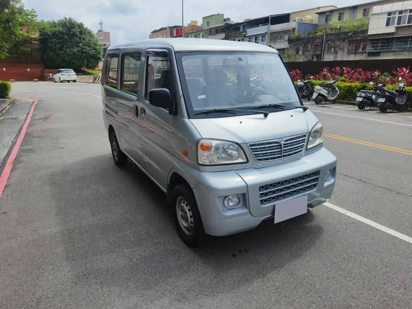 2013年三菱 菱利 廂型車 賺錢的好幫手