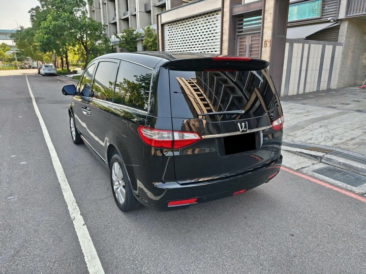 2013年 LUXGER 納智捷 M7 休旅車7人座
