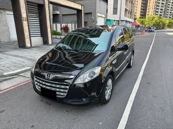 2013年 LUXGER 納智捷 M7 休旅車7人座