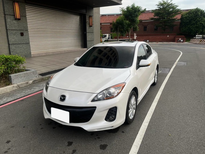 2014年式 MAZDA 3 馬3 2.0 頂級天窗版