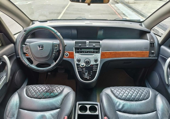 2013年 LUXGER 納智捷 M7 休旅車7人座